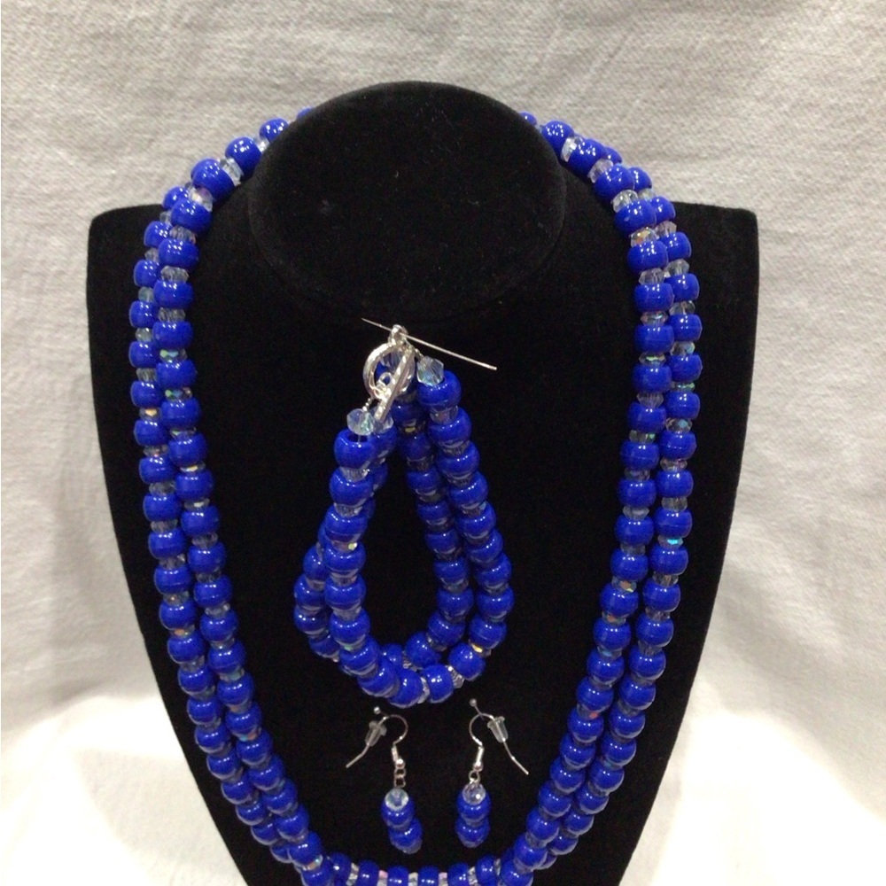 Vibrant Blue and Crystal Beaded Necklace, Bracelet, and Earring Set - Picture 5 of 15